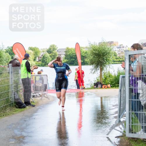 16.06.2024 - 7 Türme Triathlon MichiJ http://msf.ph/oto/6266109 16.06.2024 11:22:42 Schwimmen 170 meine-sportfotos.de