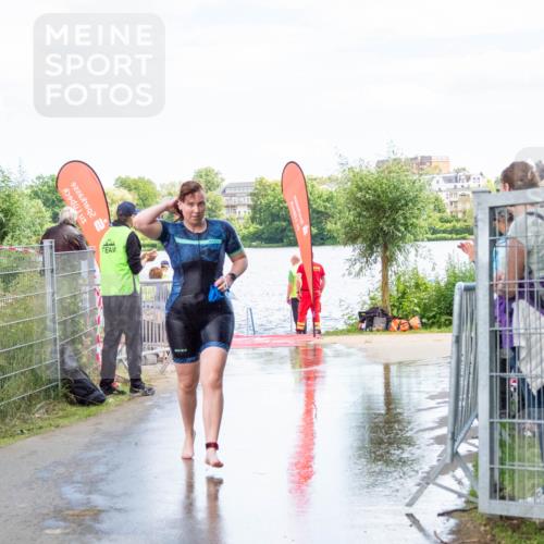 16.06.2024 - 7 Türme Triathlon MichiJ http://msf.ph/oto/6266113 16.06.2024 11:22:43 Schwimmen 170 meine-sportfotos.de