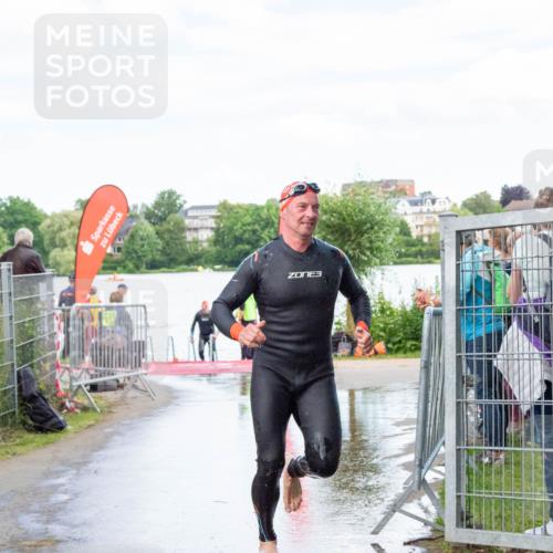 16.06.2024 - 7 Türme Triathlon MichiJ http://msf.ph/oto/6266182 16.06.2024 11:24:25 Schwimmen 161, 257 meine-sportfotos.de