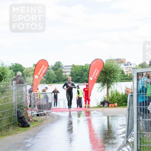 16.06.2024 - 7 Türme Triathlon MichiJ http://msf.ph/oto/6266186 16.06.2024 11:24:33 Schwimmen 161, 257 meine-sportfotos.de