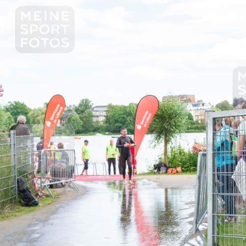 16.06.2024 - 7 Türme Triathlon MichiJ http://msf.ph/oto/6266213 16.06.2024 11:24:40 Schwimmen 161, 257 meine-sportfotos.de