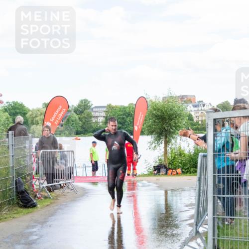 16.06.2024 - 7 Türme Triathlon MichiJ http://msf.ph/oto/6266224 16.06.2024 11:24:43 Schwimmen 257, 276 meine-sportfotos.de
