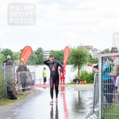16.06.2024 - 7 Türme Triathlon MichiJ http://msf.ph/oto/6266225 16.06.2024 11:24:43 Schwimmen 257, 276 meine-sportfotos.de
