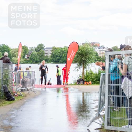 16.06.2024 - 7 Türme Triathlon MichiJ http://msf.ph/oto/6266236 16.06.2024 11:25:19 Schwimmen 265, 276 meine-sportfotos.de