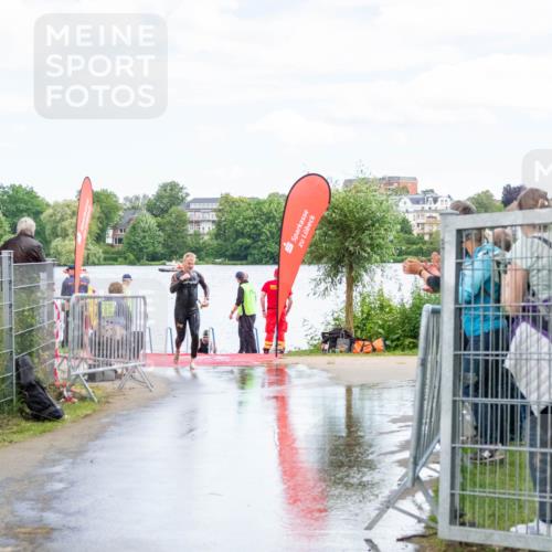 16.06.2024 - 7 Türme Triathlon MichiJ http://msf.ph/oto/6266237 16.06.2024 11:25:19 Schwimmen 265, 276 meine-sportfotos.de