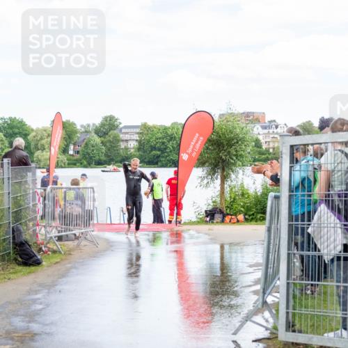 16.06.2024 - 7 Türme Triathlon MichiJ http://msf.ph/oto/6266240 16.06.2024 11:25:20 Schwimmen 265, 276 meine-sportfotos.de