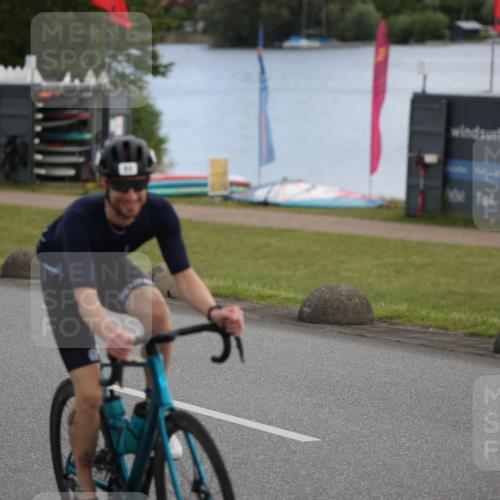 16.06.2024 - 26. Vierlanden-Triathlon Jannik Wohlers http://msf.ph/oto/6266245 16.06.2024 10:18:51 Radfahren 53, 57, 200 meine-sportfotos.de