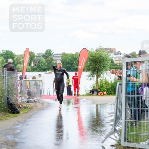 16.06.2024 - 7 Türme Triathlon MichiJ http://msf.ph/oto/6266256 16.06.2024 11:25:22 Schwimmen 265, 276 meine-sportfotos.de