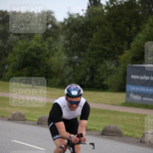 16.06.2024 - 26. Vierlanden-Triathlon Jannik Wohlers http://msf.ph/oto/6266258 16.06.2024 10:20:35 Radfahren 3, 9, 82 meine-sportfotos.de