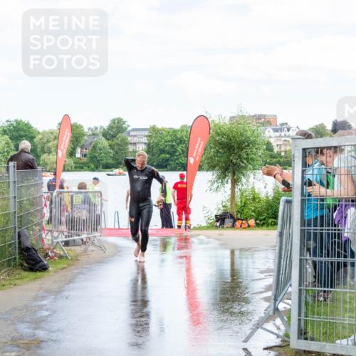 16.06.2024 - 7 Türme Triathlon MichiJ http://msf.ph/oto/6266259 16.06.2024 11:25:22 Schwimmen 265, 276 meine-sportfotos.de