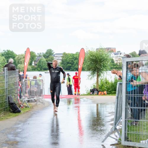 16.06.2024 - 7 Türme Triathlon MichiJ http://msf.ph/oto/6266263 16.06.2024 11:25:23 Schwimmen 265, 276 meine-sportfotos.de