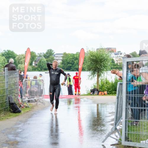 16.06.2024 - 7 Türme Triathlon MichiJ http://msf.ph/oto/6266265 16.06.2024 11:25:23 Schwimmen 265, 276 meine-sportfotos.de