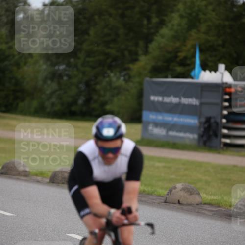 16.06.2024 - 26. Vierlanden-Triathlon Jannik Wohlers http://msf.ph/oto/6266266 16.06.2024 10:20:35 Radfahren 3, 9, 82 meine-sportfotos.de