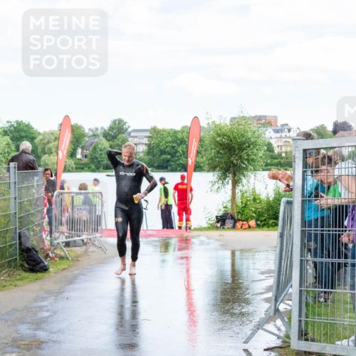 16.06.2024 - 7 Türme Triathlon MichiJ http://msf.ph/oto/6266267 16.06.2024 11:25:23 Schwimmen 265, 276 meine-sportfotos.de