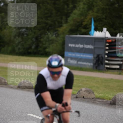 16.06.2024 - 26. Vierlanden-Triathlon Jannik Wohlers http://msf.ph/oto/6266268 16.06.2024 10:20:35 Radfahren 3, 9, 82 meine-sportfotos.de