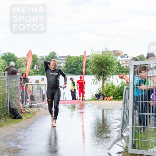 16.06.2024 - 7 Türme Triathlon MichiJ http://msf.ph/oto/6266269 16.06.2024 11:25:23 Schwimmen 265, 276 meine-sportfotos.de