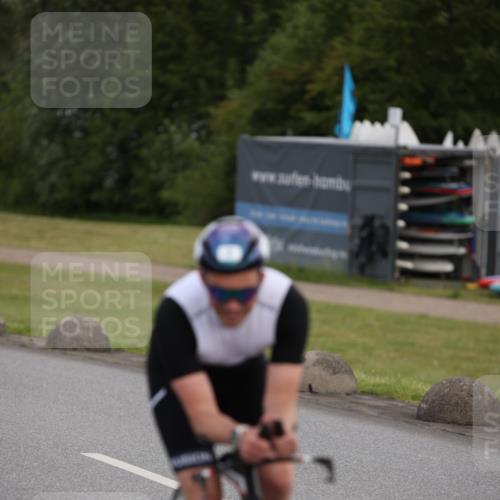 16.06.2024 - 26. Vierlanden-Triathlon Jannik Wohlers http://msf.ph/oto/6266270 16.06.2024 10:20:35 Radfahren 3, 9, 82 meine-sportfotos.de