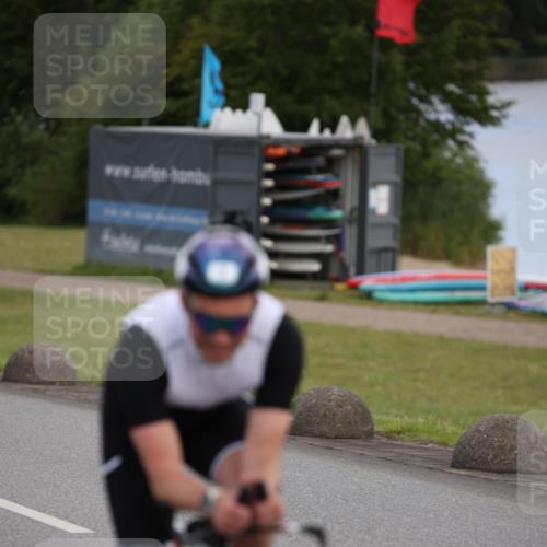16.06.2024 - 26. Vierlanden-Triathlon Jannik Wohlers http://msf.ph/oto/6266274 16.06.2024 10:20:35 Radfahren 3, 9, 82 meine-sportfotos.de