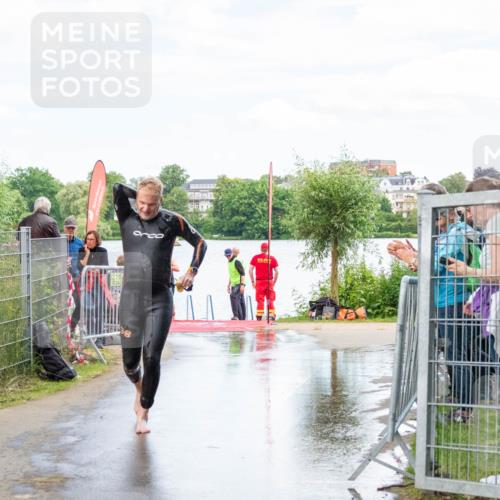16.06.2024 - 7 Türme Triathlon MichiJ http://msf.ph/oto/6266277 16.06.2024 11:25:24 Schwimmen 265, 276 meine-sportfotos.de