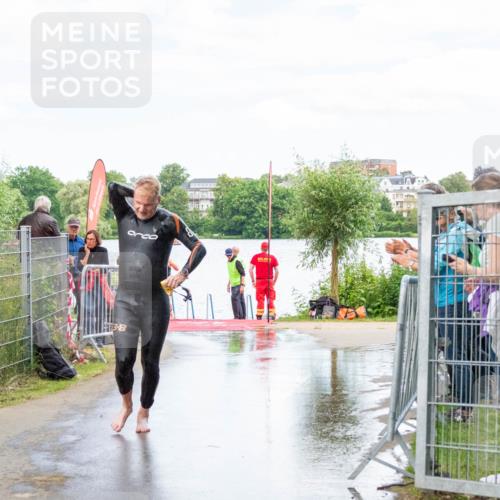 16.06.2024 - 7 Türme Triathlon MichiJ http://msf.ph/oto/6266280 16.06.2024 11:25:24 Schwimmen 265, 276 meine-sportfotos.de