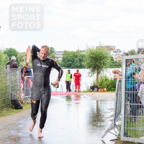 16.06.2024 - 7 Türme Triathlon MichiJ http://msf.ph/oto/6266285 16.06.2024 11:25:25 Schwimmen 265, 276 meine-sportfotos.de