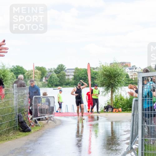16.06.2024 - 7 Türme Triathlon MichiJ http://msf.ph/oto/6266289 16.06.2024 11:25:28 Schwimmen 265, 276 meine-sportfotos.de