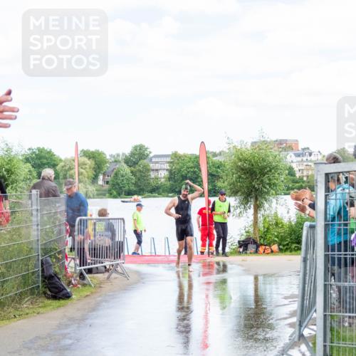 16.06.2024 - 7 Türme Triathlon MichiJ http://msf.ph/oto/6266291 16.06.2024 11:25:28 Schwimmen 265, 276 meine-sportfotos.de