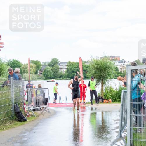 16.06.2024 - 7 Türme Triathlon MichiJ http://msf.ph/oto/6266295 16.06.2024 11:25:29 Schwimmen 265, 276 meine-sportfotos.de