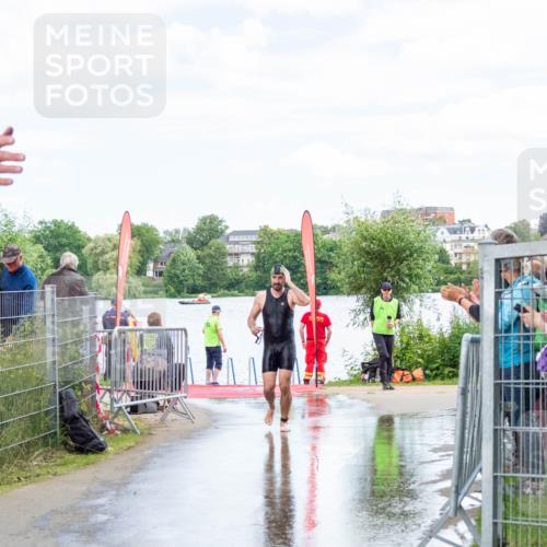 16.06.2024 - 7 Türme Triathlon MichiJ http://msf.ph/oto/6266299 16.06.2024 11:25:29 Schwimmen 265, 276 meine-sportfotos.de