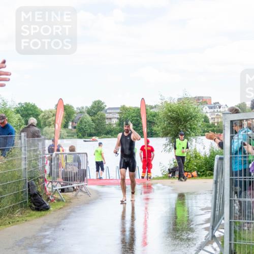 16.06.2024 - 7 Türme Triathlon MichiJ http://msf.ph/oto/6266301 16.06.2024 11:25:29 Schwimmen 265, 276 meine-sportfotos.de