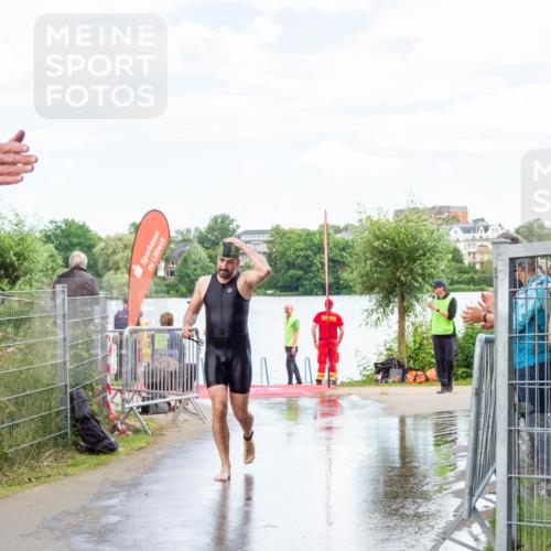 16.06.2024 - 7 Türme Triathlon MichiJ http://msf.ph/oto/6266313 16.06.2024 11:25:31 Schwimmen 265 meine-sportfotos.de
