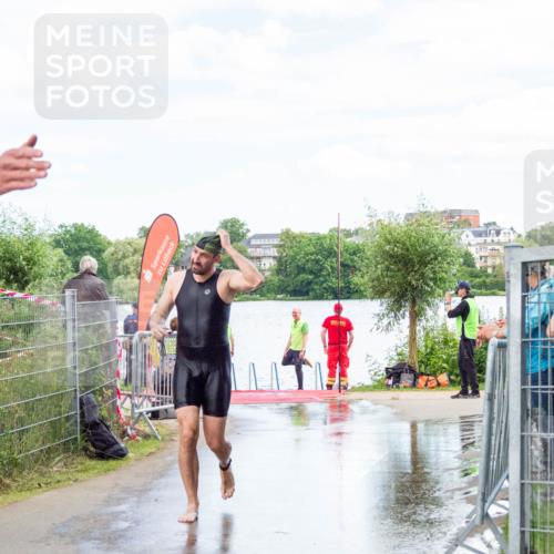 16.06.2024 - 7 Türme Triathlon MichiJ http://msf.ph/oto/6266317 16.06.2024 11:25:32 Schwimmen 265 meine-sportfotos.de