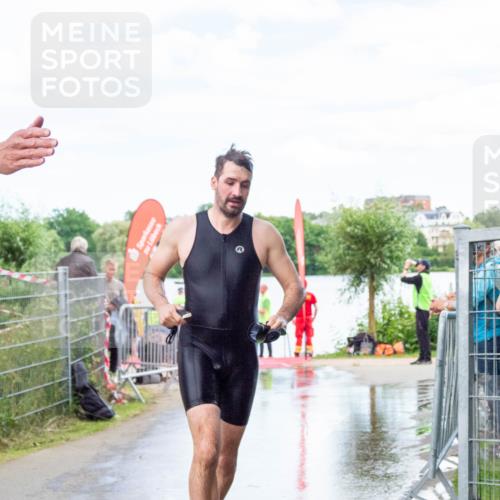 16.06.2024 - 7 Türme Triathlon MichiJ http://msf.ph/oto/6266328 16.06.2024 11:25:33 Schwimmen 265 meine-sportfotos.de