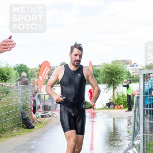 16.06.2024 - 7 Türme Triathlon MichiJ http://msf.ph/oto/6266330 16.06.2024 11:25:33 Schwimmen 265 meine-sportfotos.de
