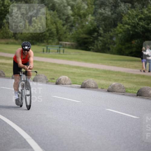 16.06.2024 - 26. Vierlanden-Triathlon Jannik Wohlers http://msf.ph/oto/6266335 16.06.2024 10:36:07 Radfahren 12, 17, 48, 119, 218 meine-sportfotos.de
