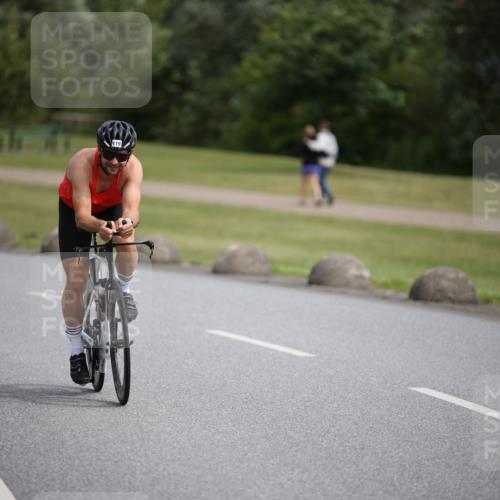 16.06.2024 - 26. Vierlanden-Triathlon Jannik Wohlers http://msf.ph/oto/6266339 16.06.2024 10:36:08 Radfahren 17, 48, 119, 218 meine-sportfotos.de