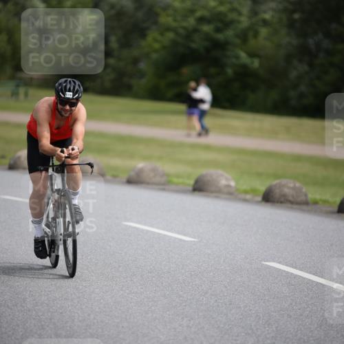 16.06.2024 - 26. Vierlanden-Triathlon Jannik Wohlers http://msf.ph/oto/6266341 16.06.2024 10:36:08 Radfahren 17, 48, 119, 218 meine-sportfotos.de