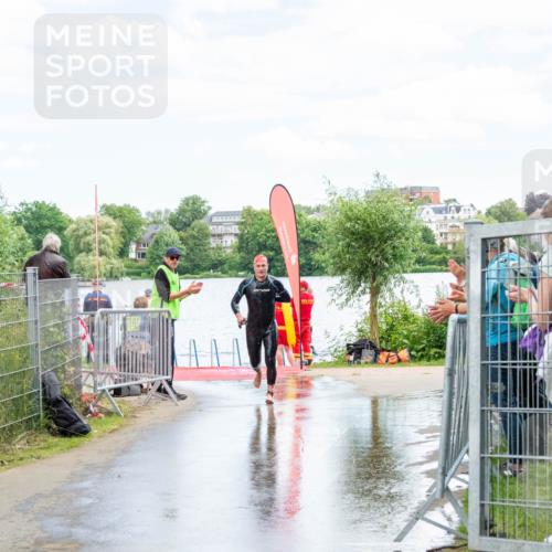 16.06.2024 - 7 Türme Triathlon MichiJ http://msf.ph/oto/6266347 16.06.2024 11:26:26 Schwimmen 146, 185 meine-sportfotos.de