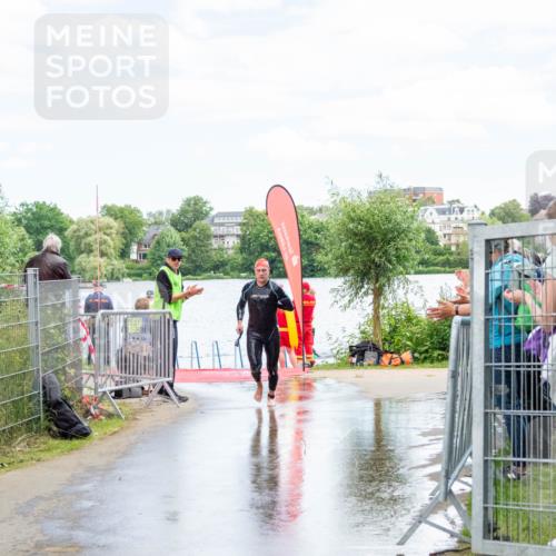 16.06.2024 - 7 Türme Triathlon MichiJ http://msf.ph/oto/6266349 16.06.2024 11:26:26 Schwimmen 146, 185 meine-sportfotos.de