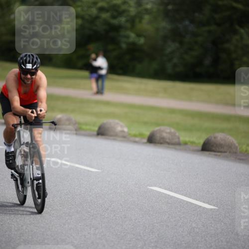 16.06.2024 - 26. Vierlanden-Triathlon Jannik Wohlers http://msf.ph/oto/6266350 16.06.2024 10:36:08 Radfahren 17, 48, 119, 218 meine-sportfotos.de