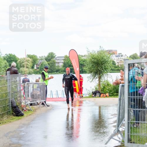 16.06.2024 - 7 Türme Triathlon MichiJ http://msf.ph/oto/6266351 16.06.2024 11:26:26 Schwimmen 146, 185 meine-sportfotos.de