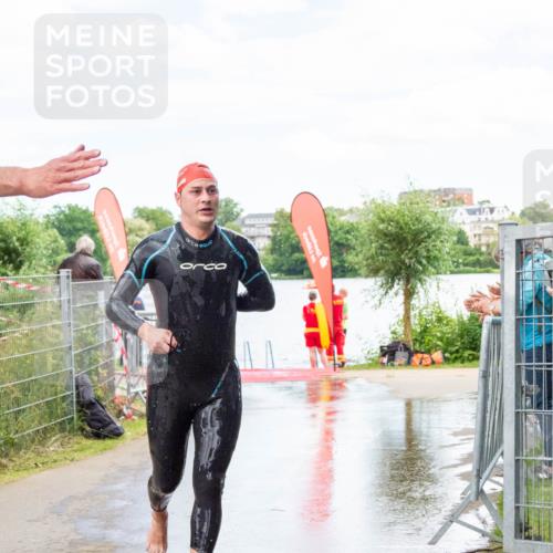 16.06.2024 - 7 Türme Triathlon MichiJ http://msf.ph/oto/6266369 16.06.2024 11:26:29 Schwimmen 146 meine-sportfotos.de