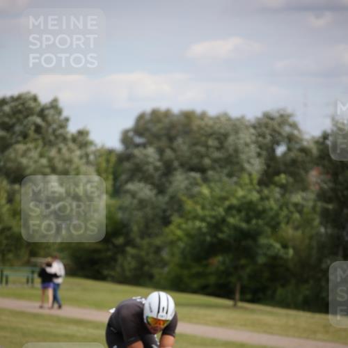 16.06.2024 - 26. Vierlanden-Triathlon Jannik Wohlers http://msf.ph/oto/6266448 16.06.2024 10:36:20 Radfahren 33, 78, 111, 167, 185 meine-sportfotos.de