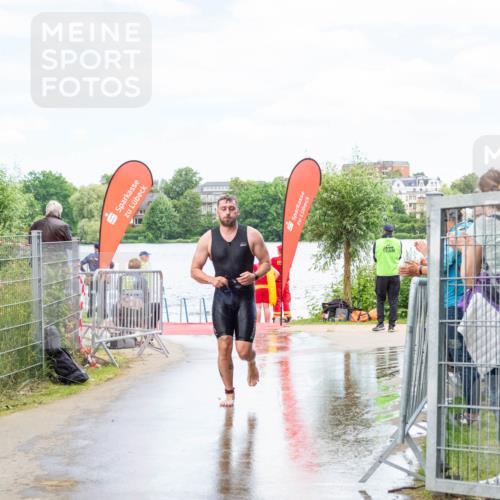 16.06.2024 - 7 Türme Triathlon MichiJ http://msf.ph/oto/6266469 16.06.2024 11:27:39 Schwimmen 236, 256, 258 meine-sportfotos.de