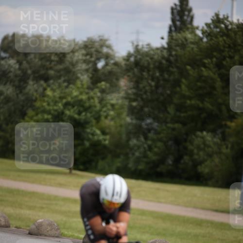 16.06.2024 - 26. Vierlanden-Triathlon Jannik Wohlers http://msf.ph/oto/6266486 16.06.2024 10:36:21 Radfahren 33, 73, 78, 111, 167, 185 meine-sportfotos.de