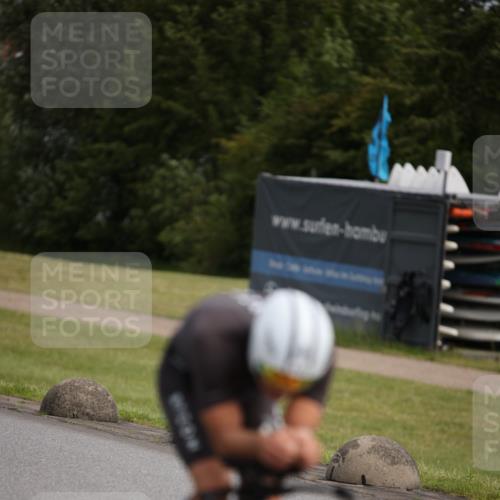 16.06.2024 - 26. Vierlanden-Triathlon Jannik Wohlers http://msf.ph/oto/6266493 16.06.2024 10:36:21 Radfahren 33, 73, 78, 111, 167, 185 meine-sportfotos.de