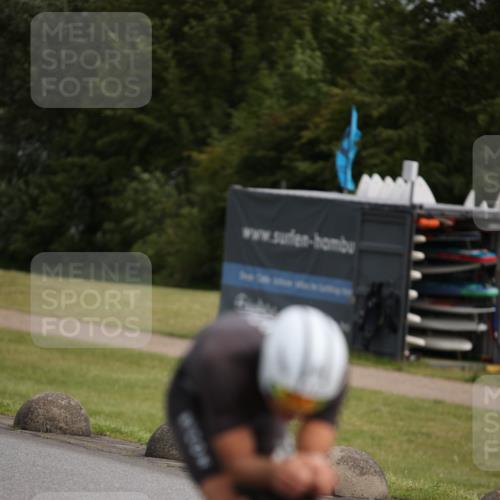 16.06.2024 - 26. Vierlanden-Triathlon Jannik Wohlers http://msf.ph/oto/6266495 16.06.2024 10:36:21 Radfahren 33, 73, 78, 111, 167, 185 meine-sportfotos.de