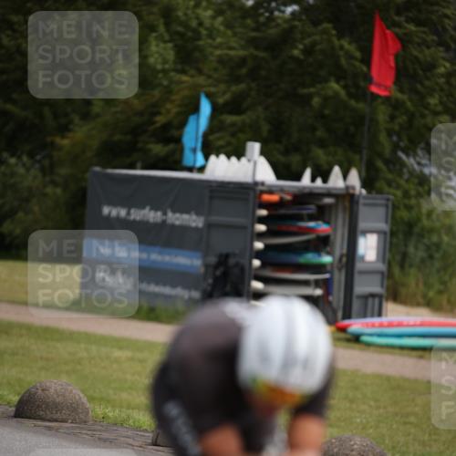 16.06.2024 - 26. Vierlanden-Triathlon Jannik Wohlers http://msf.ph/oto/6266503 16.06.2024 10:36:21 Radfahren 33, 73, 78, 111, 167, 185 meine-sportfotos.de