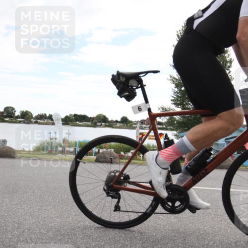 16.06.2024 - 26. Vierlanden-Triathlon Jannik Wohlers http://msf.ph/oto/6266539 16.06.2024 10:16:51 Radfahren 6, 32, 41 meine-sportfotos.de
