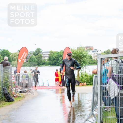 16.06.2024 - 7 Türme Triathlon MichiJ http://msf.ph/oto/6266570 16.06.2024 11:28:22 Schwimmen 251, 258, 266 meine-sportfotos.de